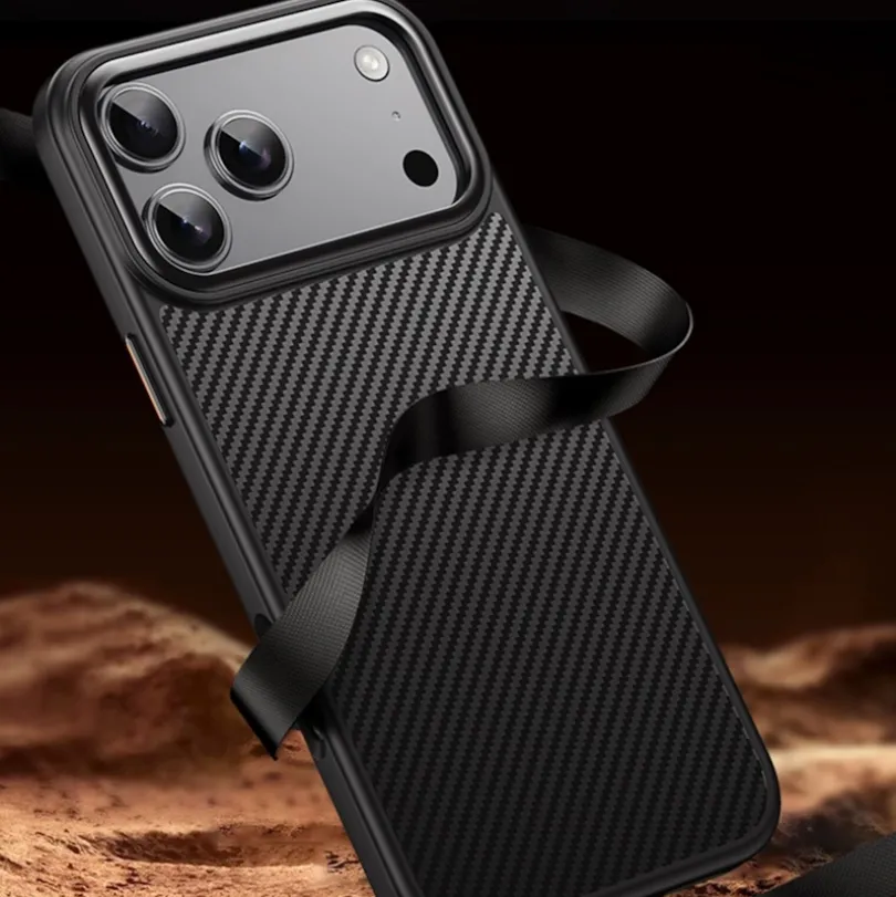 Mocaa Apple iPhone 17 Pro Max Slim Carbon Pantser MagSafe Case