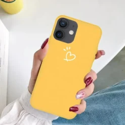 Mocaa iPhone 12 (Pro) Love Heart Case